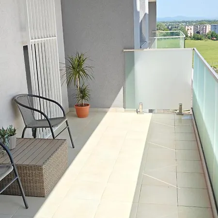 Apartment Garsoniera Alle Brasov